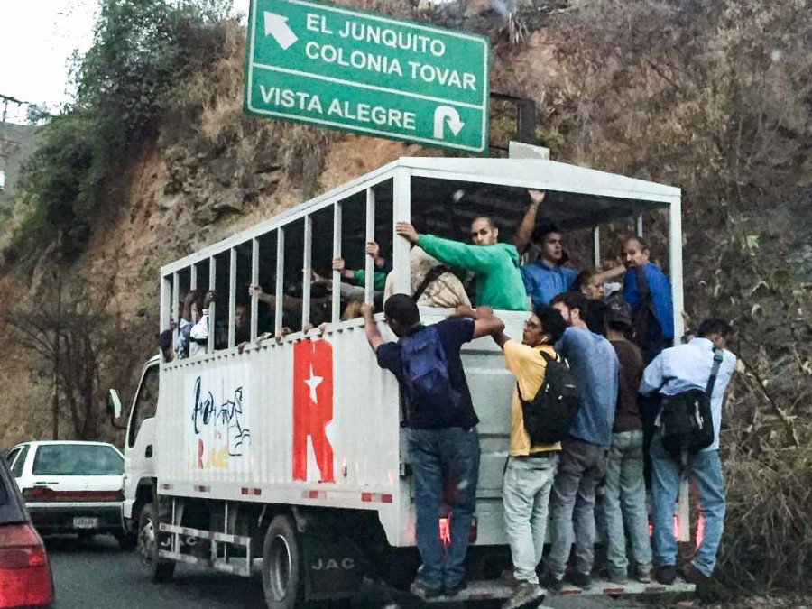 Javier Chirinos: Crisis de transporte es la radiografía de un país sumido en la miseria