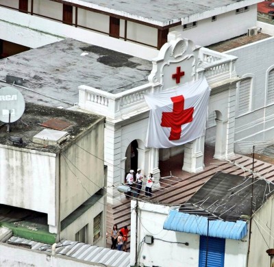 Venezuela Cruz Roja tuvo que izar su bandera tras represión en La Candelaria
