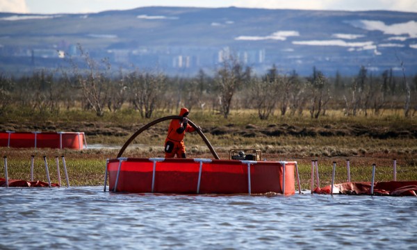 Fuoriuscita di gasolio in un fiume fuori Norilsk, il 6 giugno 2020 