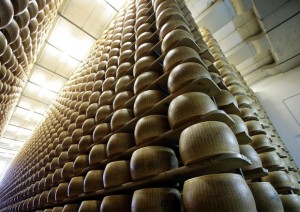 Dazi Usa al 25% su pecorino, parmigiano e provolone: ecco la lista dei prodotti UE che verranno tassati