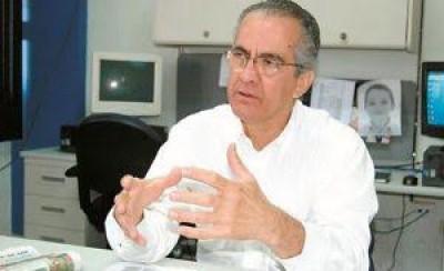 Profesor Santiago Guevara cumple un mes detenido
