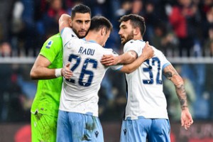 Lazio sigue al acecho de Juventus