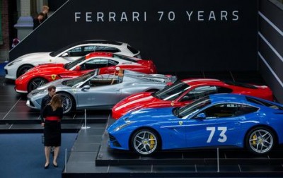 Ferrari cumple 70 años, lo festeja a su manera