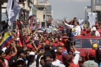 Oppositore Manuel Rosales di Maduro si iscrive all&#039;ultimo minuto alle elezioni
