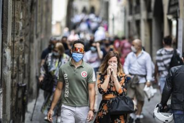 Coronavirus en Italia, los casos nuevos caen por debajo de mil 996 casos nuevos en 24 horas