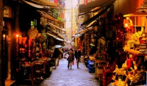 Napoli e la storia di Cibi, il centro storico si racconta