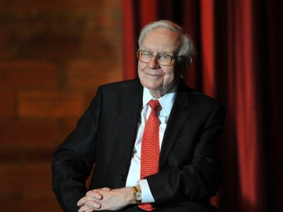 &quot;Sgarbo&quot; di Warren Buffett a Trump: Usa cresciuti con gli immigrati