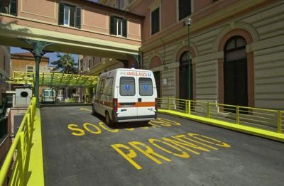 Roma, 21enne accoltella un ragazzo al pronto soccorso Umberto I