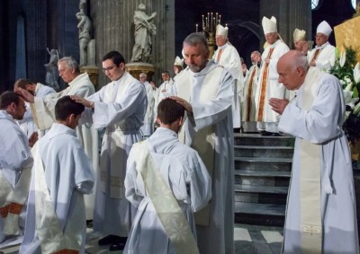 I gay potranno accedere ai seminari purché casti