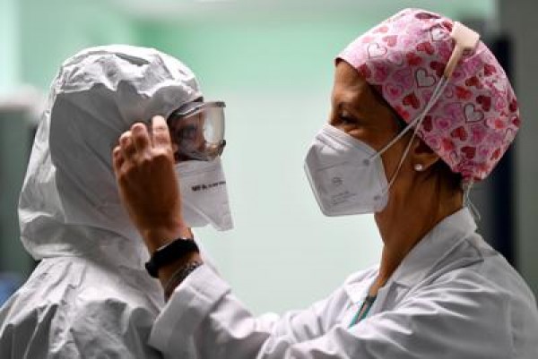 Coronavirus en Italia, más de 28 mil nuevas infecciones nunca tantas muertes desde mayo: 353 en un día