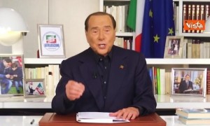 Il centrodestra guarda all&#039;economia: Berlusconi, flat tax al 23%