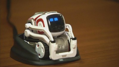 Cozmo, el nuevo amigo robótico de grandes y chicos