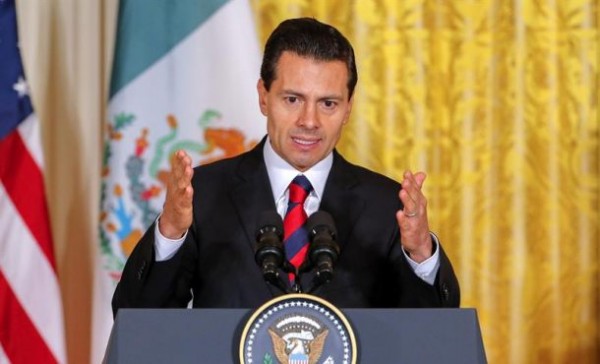 Denuncia de plagio contra Peña Nieto no minará más su debilitada imagen