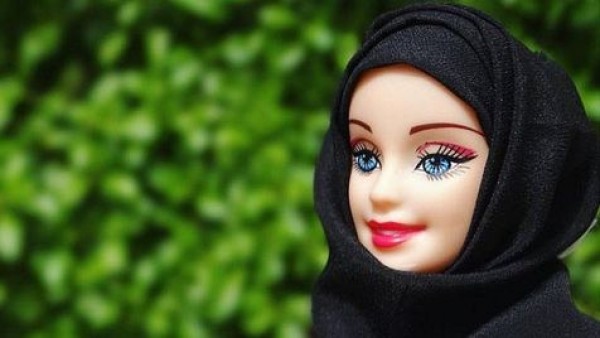 Barbie con velo islámico