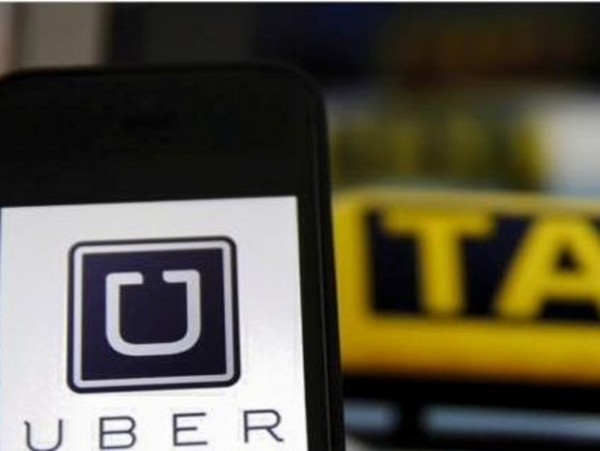 Dal bando dell&#039;app, alle proteste dei taxi. La via crucis di Uber