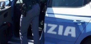 Poliziotti presi a calci durante controllo a Roma o accerchiati da rom a Torino, il sindacato protesta