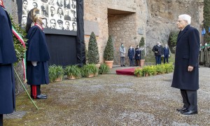Il presidente della Repubblica Sergio Mattarella alle Fosse Ardeatine