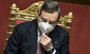 Stretta finale, Draghi lima il nuovo Dpcm. Oggi la firma