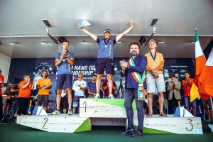 Azzurri incontenibili: decimo titolo mondiale per l’Italia in deltaplano