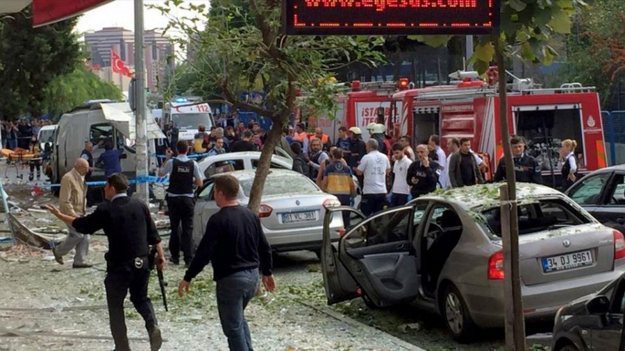Motorbike bomb explodes near Istanbul police station - official