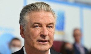 Dramma sul set, Alec Baldwin uccide la direttrice della fotografia  