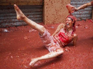 La divertida experiencia de la Tomatina española