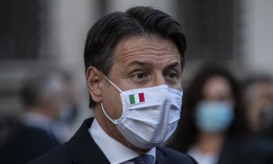 Conte: &quot;Presto in Parlamento il piano sul vaccino&quot;