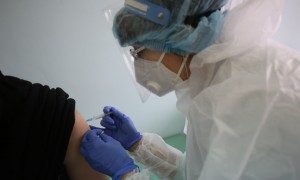 Coronavirus in Italia, 18.236 contagi e 683 morti. In aumento i casi. Risale il rapporto tra tamponi e positivi