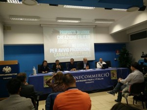 Taranto – Liviano presenta disegno di legge per la canapa industriale