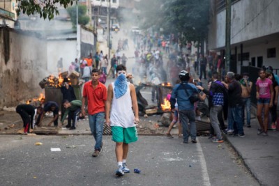 Venezuela nel caos i militari insorgono contro Maduro arrestati. Parlamento del Venezuela dichiarato nullo da Tribunale Supremo