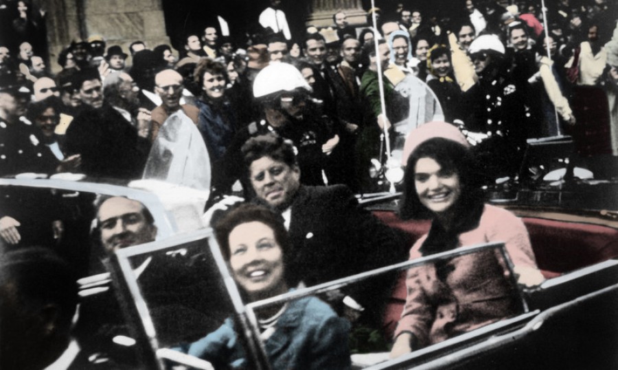 John e Jacqueline Kennedy sulla limousine presidenziale, Dallas 1963