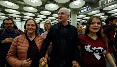 Tras burlar su arresto domiciliario, el alcalde de Caracas, el opositor Antonio Ledezma, llegó este sábado a Madrid