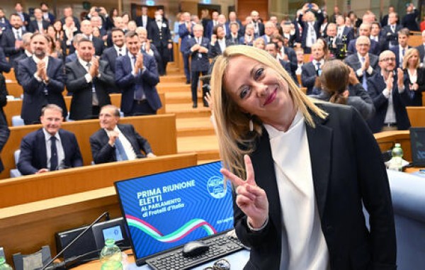 Governo, Meloni: &#039;Sia autorevole, noi modello per gli altri&#039;