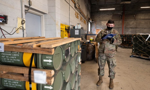 Biden ha preparato un nuovo pacchetto di aiuti militari all&#039;Ucraina