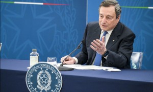 Draghi dice sì al ritorno della zona gialla dal 26 aprile: Riapriranno le attività all&#039;aperto, compresa la ristorazione (anche la sera), sport e spettacoli.