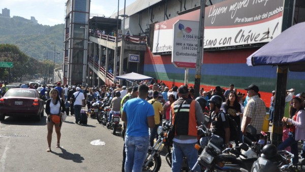 Venezuela registra 3 muertos por COVID-19 y 354 nuevos casos en el primer día de flexibilización amplia