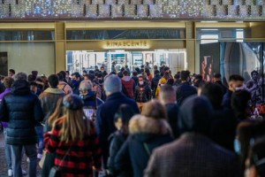 Covid: Cirio, inaccettabili le immagini della folla a Torino