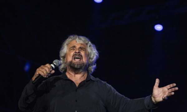Il M5s ha espulso i 15 senatori che non hanno votato per Draghi, Beppe Grillo &quot;non siamo più dei marziani&quot;
