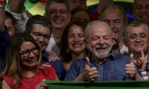Storico terzo mandato per Lula, ma urne mostrano un Brasile diviso