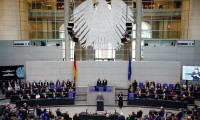 Re Carlo III al Bundestag