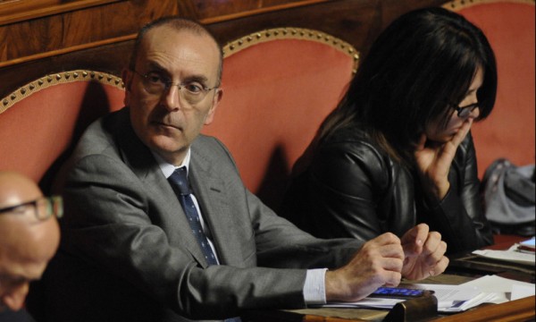 Sale la tensione al Senato sul caso del presidente della Commissione Esteri Petrocelli