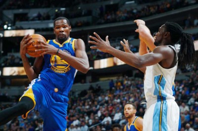 Curry on target as Golden State down Nuggets