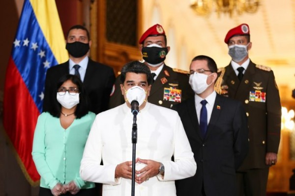 Maduro desplegará armamento de guerra ante eventual combate armado con EE UU