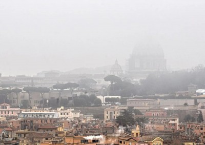 La nebbia avvolge la capitale, febbraio 2020