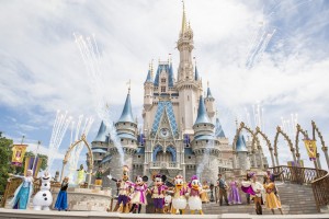 Enojo de visitantes, Disney aumentó precios