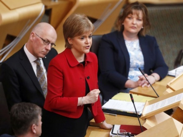 Scottish parliament backs bid for second independence referendum