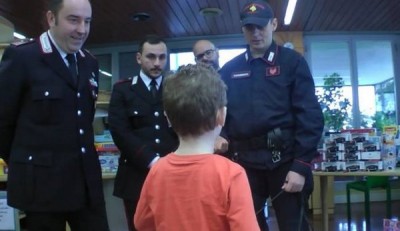 Istituto Nazionale dei Tumori, i Carabinieri portano i doni di Natale ai piccoli ospiti