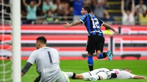 Inter ganó y manda solo