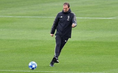 Calcio: vigilia in campo per la Juve