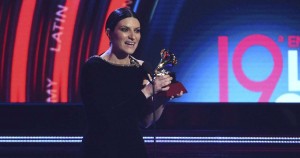 Laura Pausini triunfa en el Latin Grammy con &#039;Hazte sentir&#039; mejor álbum vocal pop tradicional
